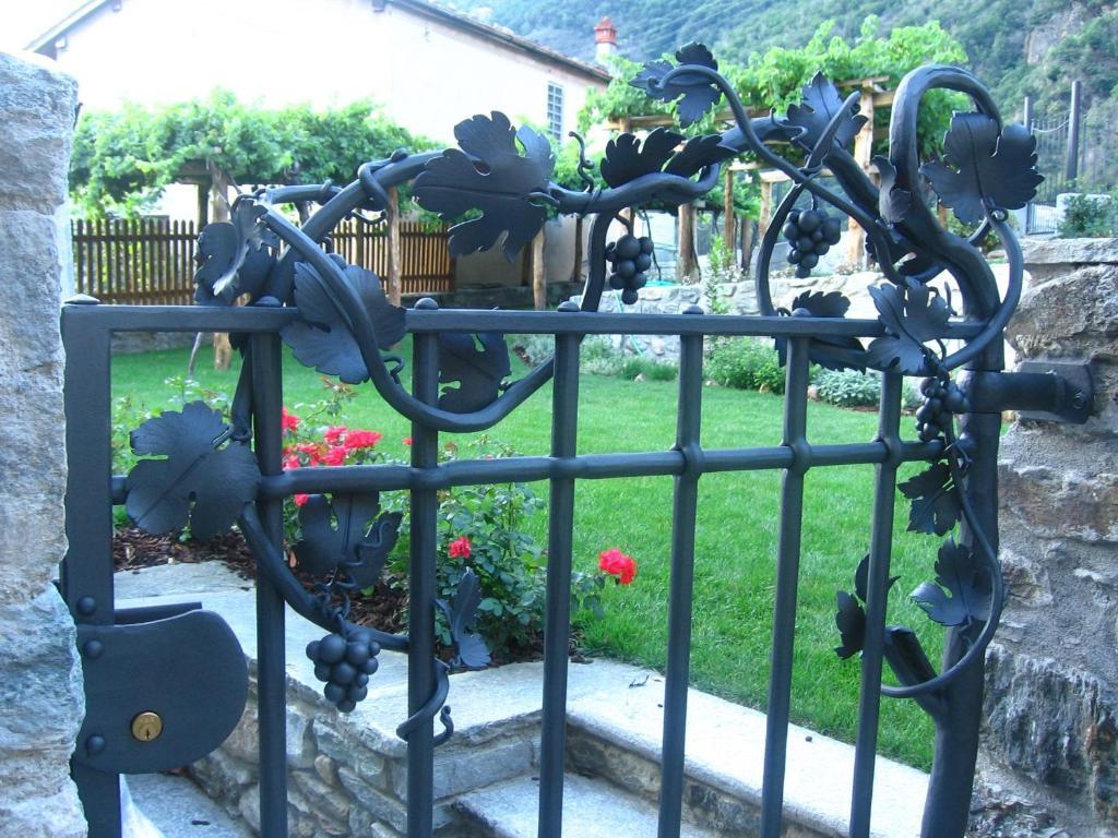 La Maison Des Vignerons Chambres D'Hotes B&B Donnaz Chambre photo