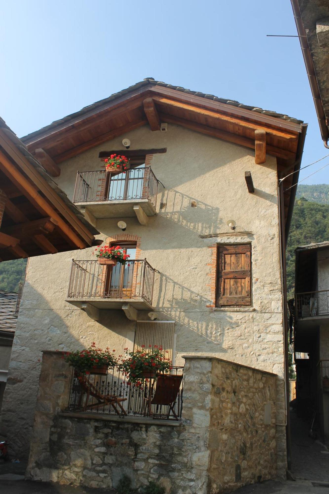 La Maison Des Vignerons Chambres D'Hotes B&B Donnaz Extérieur photo
