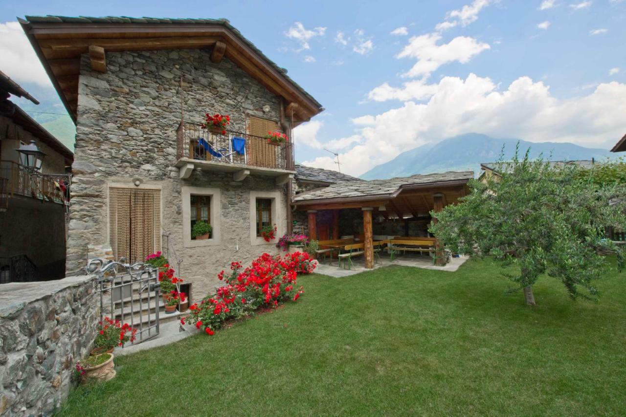 La Maison Des Vignerons Chambres D'Hotes B&B Donnaz Extérieur photo